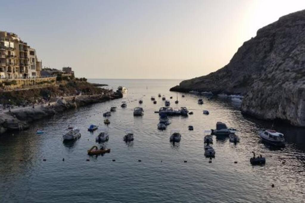 Seafront Penthouse With Terrace In Xlendi, Gozo Apartment Ngoại thất bức ảnh