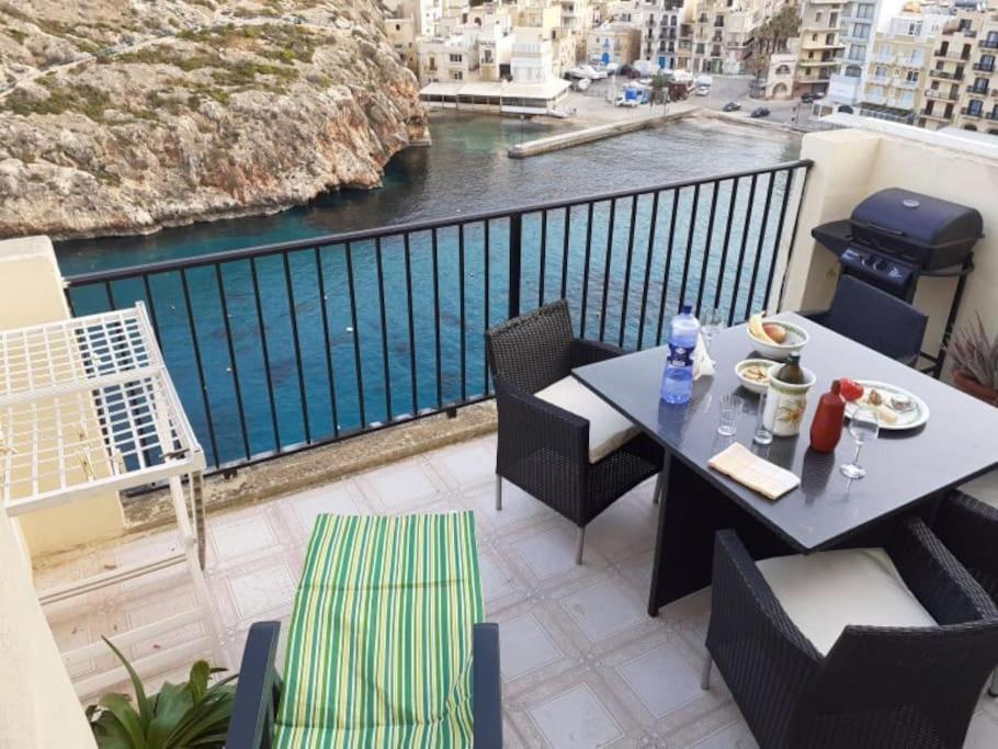 Seafront Penthouse With Terrace In Xlendi, Gozo Apartment Ngoại thất bức ảnh