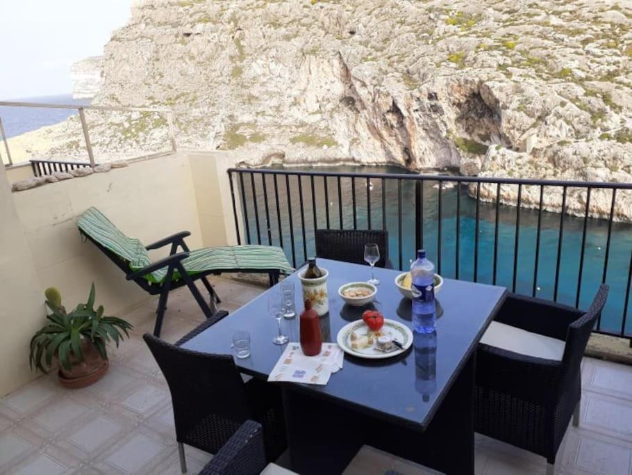 Seafront Penthouse With Terrace In Xlendi, Gozo Apartment Ngoại thất bức ảnh